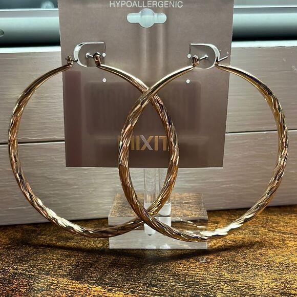 Twisted Gold Tone Rope Hoop Earrings - Picture 1 of 5